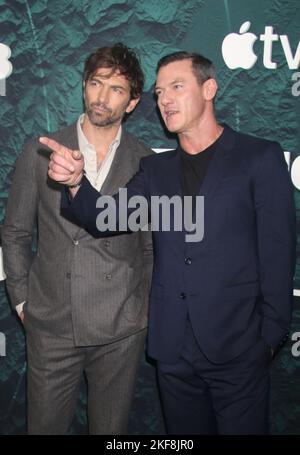 New York, NY, USA. 16.. November 2022. Michiel Huisman und Luke Evans bei der Apple TV Echo 3-Serie Premiere im Walter Reade Theater im Lincoln Center in New York City am 16. November 2022. Quelle: Rw/Media Punch/Alamy Live News Stockfoto