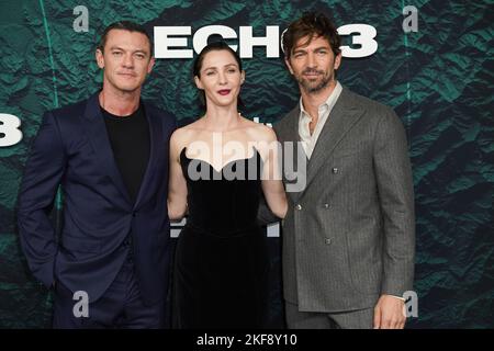 New York City, Usa. 16. Nov, 2022. INew YORK, NEW YORK - NOVEMBER 16: Luke Evans, Jessica Ann Collins und Michiel Huisman bei Apple TV's 'Echo 3' New York Premiere im Walter Reade Theater am 16. November 2022 in New York City. (Foto von John Nacion/NurPhoto) Credit: NurPhoto/Alamy Live News Stockfoto