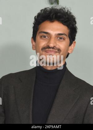 Los Angeles, California, USA 16.. November 2022 Darsteller Karan Soni nimmt an der Los Angeles Premiere von Prime Video's "The People We Hate at the Wedding" im Regency Village Theatre am 16. November 2022 in Los Angeles, Kalifornien, USA Teil. Foto von Barry King/Alamy Live News Stockfoto