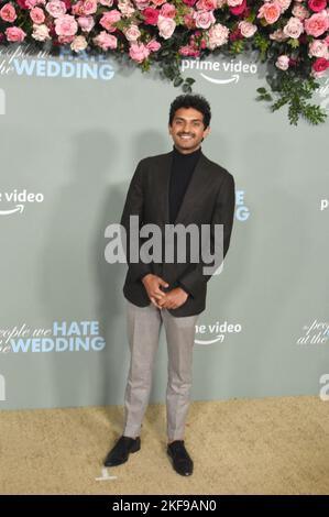 Los Angeles, California, USA 16.. November 2022 Darsteller Karan Soni nimmt an der Los Angeles Premiere von Prime Video's "The People We Hate at the Wedding" im Regency Village Theatre am 16. November 2022 in Los Angeles, Kalifornien, USA Teil. Foto von Barry King/Alamy Live News Stockfoto