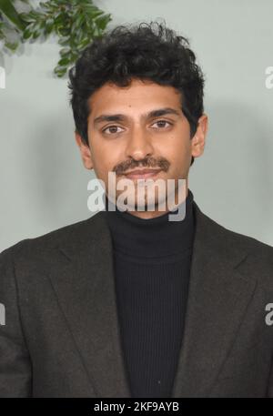 Los Angeles, California, USA 16.. November 2022 Darsteller Karan Soni nimmt an der Los Angeles Premiere von Prime Video's "The People We Hate at the Wedding" im Regency Village Theatre am 16. November 2022 in Los Angeles, Kalifornien, USA Teil. Foto von Barry King/Alamy Live News Stockfoto