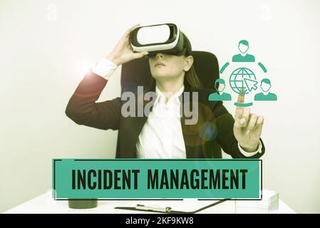 Konzeptioneller Titel Incident Management. Konzept, das den Prozess zur Rückkehr des Service zu den normalen korrekten Gefahren bezeichnet Stockfoto