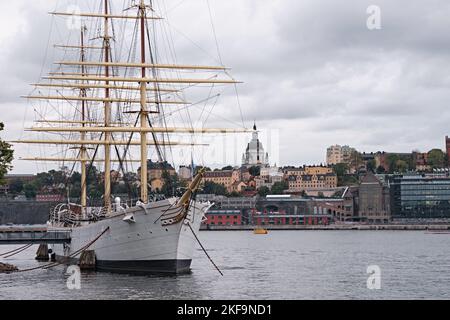 Stockholm, Schweden - 2022. September: Panoramasicht auf das historische Segelschiff AF Chapman auf Skeppsholmen Island Stockfoto