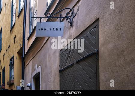 Stockholm, Schweden - 2022. September: Altes 'Arkitekt'-Büroschild an einer Wand in Gamla Stan Stockfoto