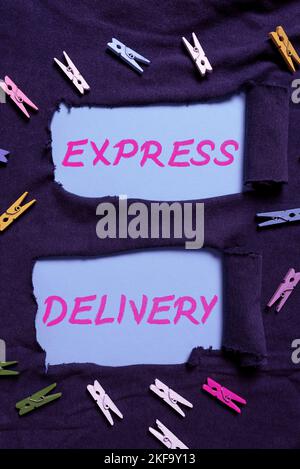 Konzeptunterschrift Express Delivery. Internet-Konzept beschleunigt den Vertrieb von Waren und Dienstleistungen Stockfoto