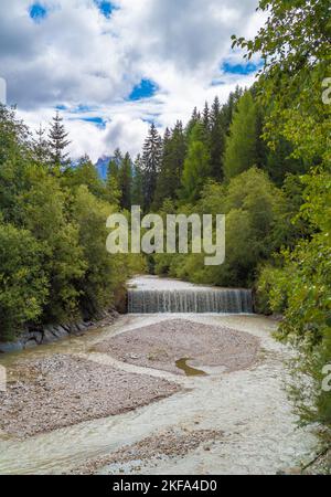 Dolomiti (Italien) - Blick auf die Dolomiten, UNESCO-Weltkulturerbe, in Venetien und Trentino-Südtirol. Hier Sasso della Croce und Cima Dieci in Badia Stockfoto