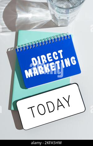 Schreiben mit Text Direct Marketing. Geschäftskonzept Geschäft des Verkaufs von Dienstleistungen direkt an die Öffentlichkeit Stockfoto