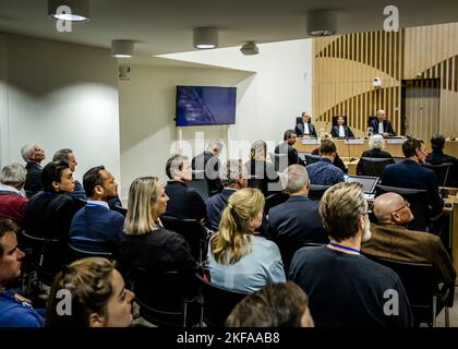 BADHOEVEDORP - Verwandte und andere Parteien vor dem Urteil in dem umfangreichen Strafverfahren über den Abschuss von Flug MH17 vor Gericht beteiligt. Vier Männer werden wegen der Beteiligung an der Katastrophe, bei der alle Insassen getötet wurden, angeklagt. ANP REMKO DE WAAL niederlande Out - belgien Out Stockfoto