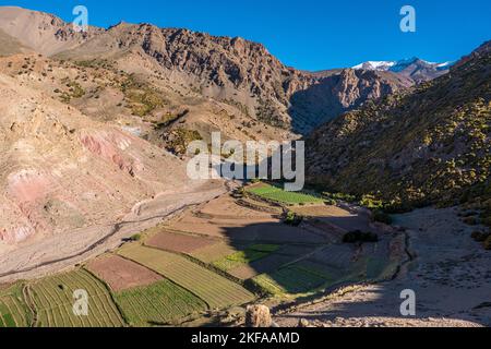 AIT Bouilli Tal in der Nähe von Ikiss Dorf, eine kleine Berbersiedlung in der M'Goun Region des marokkanischen Atlas mountaqins Stockfoto