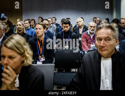 BADHOEVEDORP - Verwandte und andere Parteien vor dem Urteil in dem umfangreichen Strafverfahren über den Abschuss von Flug MH17 vor Gericht beteiligt. Vier Männer werden wegen der Beteiligung an der Katastrophe, bei der alle Insassen getötet wurden, angeklagt. ANP REMKO DE WAAL niederlande Out - belgien Out Stockfoto