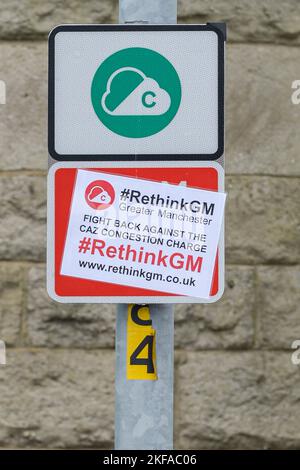 Edenfield, Greater Manchester. Brandneues Straßenschild mit der umstrittenen Clean Air Zone, die ab dem 30. Mai 2022 in Betrieb sein wird Stockfoto