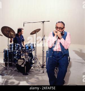 Sonntagskonzert, Sendereihe am Sonntag, Deutschland 1978, Regie: H. Rost, Mitwirkende: belgischer Mundharmonikaspieler Toots Thielemans, Musiker des Modern Jazz. Stockfoto