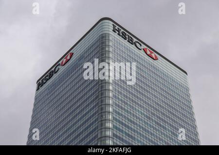 London, Großbritannien. 17.. November 2022. Außenansicht des globalen Hauptsitzes von HSBC in Canary Wharf. Stockfoto