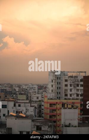 04. juli 2022 Basundhara, Dhaka,Bangladesch. Bild der Stadt Dhaka am letzten Nachmittag. Stockfoto