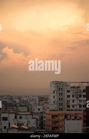 04. juli 2022 Basundhara, Dhaka,Bangladesch. Bild der Stadt Dhaka am letzten Nachmittag. Stockfoto