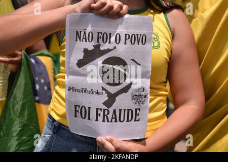 Demonstration gegen Betrug an den elektronischen Wahlgeräten Brasiliens bei den Präsidentschaftswahlen 2022 in Rio de Janeiro an diesem Dienstag (11/15/2011). Stockfoto