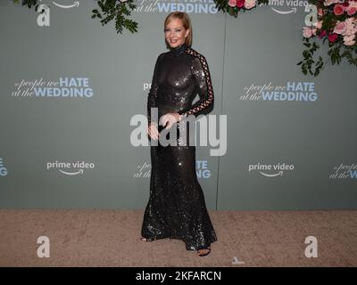 16. November 2022 - Los Angeles, Kalifornien - Allison Janney. Los Angeles Premiere von Prime Video's „The People We Hate at the Wedding“ im Regency Village Theatre. Foto: Billy Bennight/AdMedia/MediaPunch Stockfoto