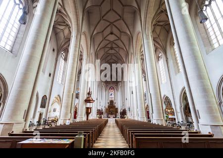 Ingolstadt, Deutschland - 08. Juli 2021: Gotische Hallenkirche Liebfrauenmunster in Ingolstadt in Bayern, Deutschland Stockfoto