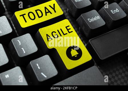 Textschild mit agiler Anzeige. Überblick über das Unternehmen iterativer Ansatz für die Softwarebereitstellung erstellt schrittweise Software Stockfoto