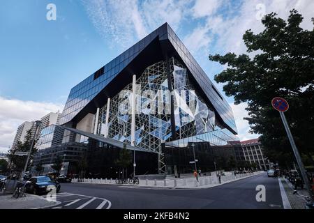 Berlin, Deutschland - Sept. 2022: Zeitgemäßes Gebäude des Axel Springer Campus, entworfen von Oma Stockfoto