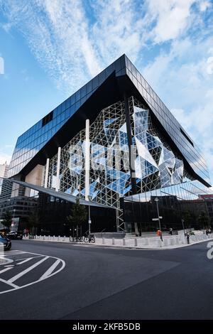 Berlin, Deutschland - Sept. 2022: Zeitgemäßes Gebäude des Axel Springer Campus, entworfen von Oma Stockfoto