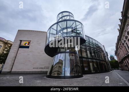 Berlin, Deutschland - September 2022: Zeughaus-Flügelerweiterung des Deutschen Historischen Museums - Deutsches Historisches Museum, entworfen von I. M. Pei Stockfoto