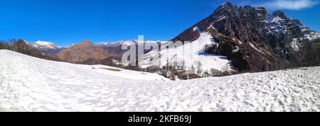 Extra weite Sicht auf den Mount Resegone Stockfoto