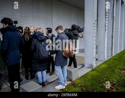 BADHOEVEDORP - Deszendent Robbert van Heijningen reagiert auf den Justizkomplex Schiphol nach dem Urteil in dem umfangreichen Strafverfahren über den Abschuss von Flug MH17. Vier Männer werden wegen der Beteiligung an der Katastrophe, bei der alle Insassen getötet wurden, angeklagt. ANP SEM VAN DER WAL niederlande Out - belgien Out Stockfoto