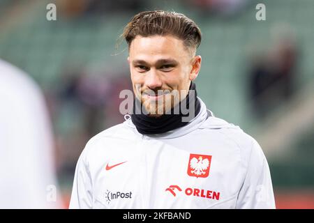 Warschau, Polen. 16.. November 2022. Matty Cash aus Polen während des Freundschaftsspiels zwischen Polen und Chile im Marschall Jozef Pilsudski Legia Warsaw Municipal Stadium. Endstand; Polen 1:0 Chile. (Foto von Mikolaj Barbanell/SOPA Images/Sipa USA) Quelle: SIPA USA/Alamy Live News Stockfoto