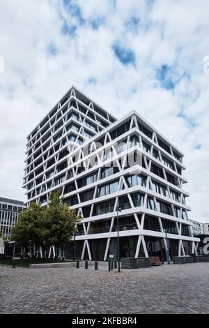 Berlin, Deutschland - Sept 2022: Modernes Bürogebäude der 50Hertz Transmission GmbH, entworfen von LOVE architecture Stockfoto