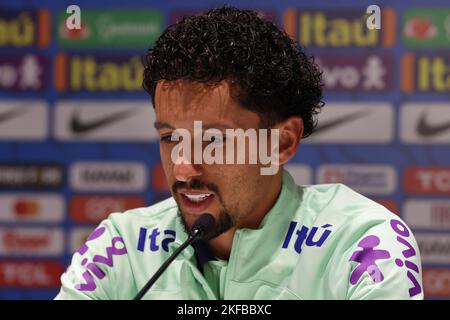 Turin, Italien, 18.. November 2022. Marquinhos aus Brasilien reagiert auf eine Pressekonferenz in Brasilien im J Hotel, Turin. Bilddatum: 18.. November 2022. Bildnachweis sollte lauten: Jonathan Moscrop/Sportimage Stockfoto