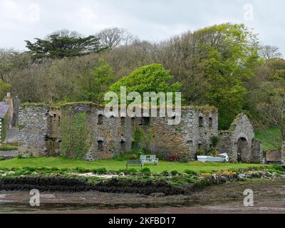 Das Getreidelager Arundel, Ufer der Clonakilty Bay, Quelle. Ein altes Steingebäude in Irland, Europa. Historisches architektonisches Denkmal, Landschaft. Tour Stockfoto