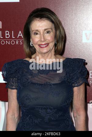 Los Angeles, Ca. 20.. Februar 2022. Nancy Pelosi bei den Trailblazer Honors 2019 VH1 im Wilshire Ebell Theater in Los Angeles, Kalifornien, am 20. Februar 2019. Quelle: Saye Sadou/Media Punch/Alamy Live News Stockfoto