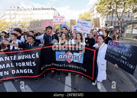 Manifestation des étudiants et internes de médecine contre la nouvelle réforme des études de médecine, avec la participation du syndicat MG France Stockfoto