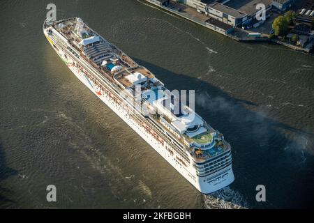 Norwegian Dawn Ferry im IJ River Amsterdam Niederlande Stockfoto