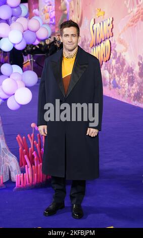 Jake Gyllenhaal kommt bei der britischen Premiere von „Strange World“ der Walt Disney Animation Studios am Cineworld Leicester Square in London an. Bilddatum: Donnerstag, 17. November 2022. Stockfoto