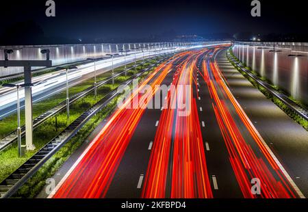 Morgendliche Rush Hour am A4 in der Nähe von Schipluiden.(bearbeitet in photoshop)anp/hollandse Hoogte/lex van lieshout niederlande Out - belgium Out Stockfoto