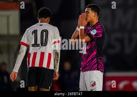 EINDHOVEN, NIEDERLANDE - 17. NOVEMBER: Eliano Reijnders vom FC Utrecht U23 während des niederländischen Keukenkampioendivisie-Spiels zwischen Jong PSV und Jong FC Utrecht am 17. November 2022 auf dem PSV Campus De Herdgang in Eindhoven, Niederlande (Foto: Rene Nijhuis/Orange Picches) Stockfoto