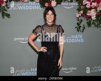 16. November 2022 – Los Angeles, Kalifornien – D'Arcy Carden. Los Angeles Premiere von Prime Video's „The People We Hate at the Wedding“ im Regency Village Theatre. Stockfoto