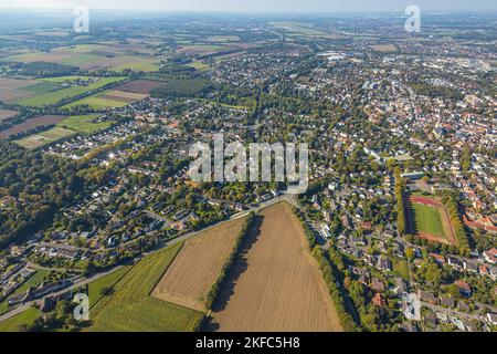 Luftaufnahme, Ortsansicht Unna, geplante Photovoltaikanlage Max-Planck-Straße am Industriepark Unna, Kreuzung Kesseburener Weg und Bundesstraße Stockfoto