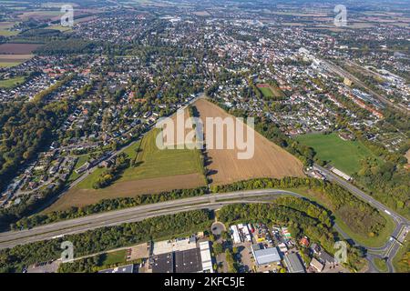 Luftaufnahme, Ortsansicht Unna, geplante Photovoltaikanlage Max-Planck-Straße am Industriepark Unna, Kreuzung Kesseburener Weg und Bundesstraße Stockfoto