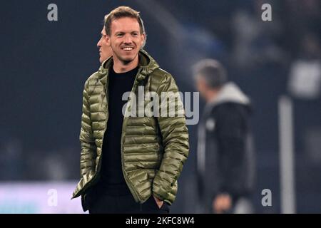 GELSENKIRCHEN - FC Bayern München Trainer Julian Nagelsmann beim Bundesliga-Spiel zwischen FC Schalke 04 und FC Bayern MŸnchen am 12. November 2022 in Gelsenkirchen, Deutschland. AP | Niederländische Höhe | GERRIT VON KÖLN Stockfoto