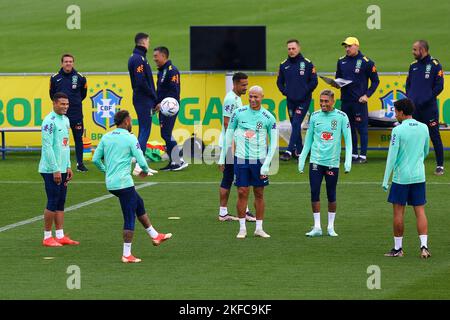 TURIN, ITALIEN. 17. NOVEMBER 2022. Die Spieler der brasilianischen Fußballnationalmannschaft trainieren am 17. November 2022 im Juventus Training Center, während sie auf den Weg nach Katar warten, um die FIFA-Weltmeisterschaft 2022 in Turin, Italien, zu spielen. Kredit: Massimiliano Ferraro/Alamy Live Nachrichten Stockfoto