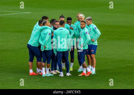 TURIN, ITALIEN. 17. NOVEMBER 2022. Die Spieler der brasilianischen Fußballnationalmannschaft während des Trainings im Juventus Training Center, als sie am 17. November 2022 in Turin, Italien, nach Katar reisen, um die FIFA-Weltmeisterschaft 2022 zu spielen. Kredit: Massimiliano Ferraro/Alamy Live Nachrichten Stockfoto