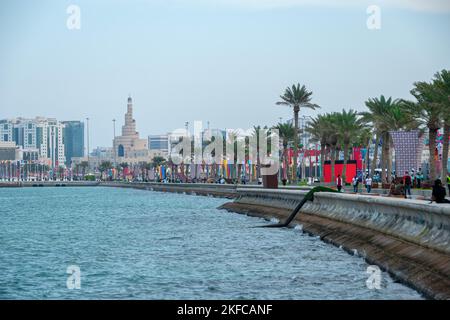 FIFA WM-Fußballfest und -Renovierung an der corniche Road Qatar 2022 Stockfoto