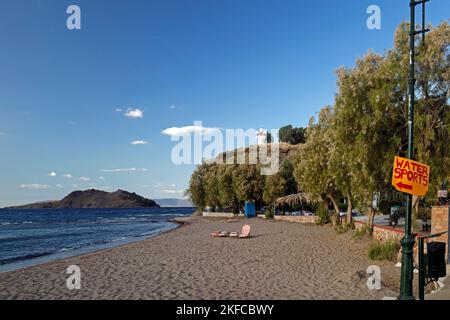 Wassersportschild am Strand von Anaxos. Lesbos Views Oktober 2022. Herbstzym Stockfoto