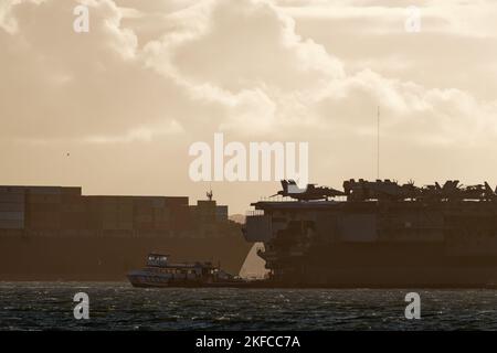 USS Gerald R Ford besucht den Solent Stockfoto