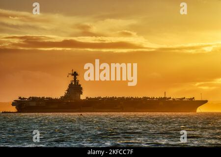 USS Gerald R Ford besucht den Solent Stockfoto