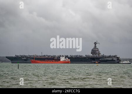 USS Gerald R Ford besucht den Solent Stockfoto