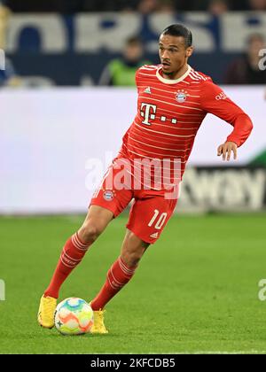 GELSENKIRCHEN - Leroy Sane vom FC Bayern München beim Bundesliga-Spiel zwischen FC Schalke 04 und FC Bayern MŸnchen in der Veltins-Arena am 12. November 2022 in Gelsenkirchen. AP | Niederländische Höhe | GERRIT VON KÖLN Stockfoto